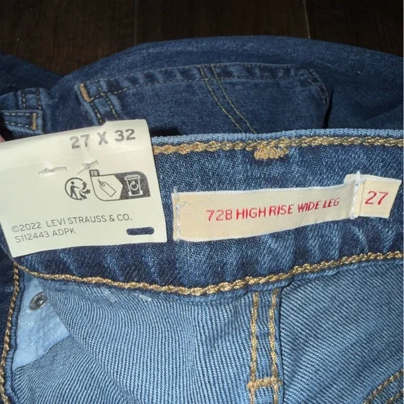 Levi's Relaxed Fit Women’s Denim Jeans - Picture 5 of 5